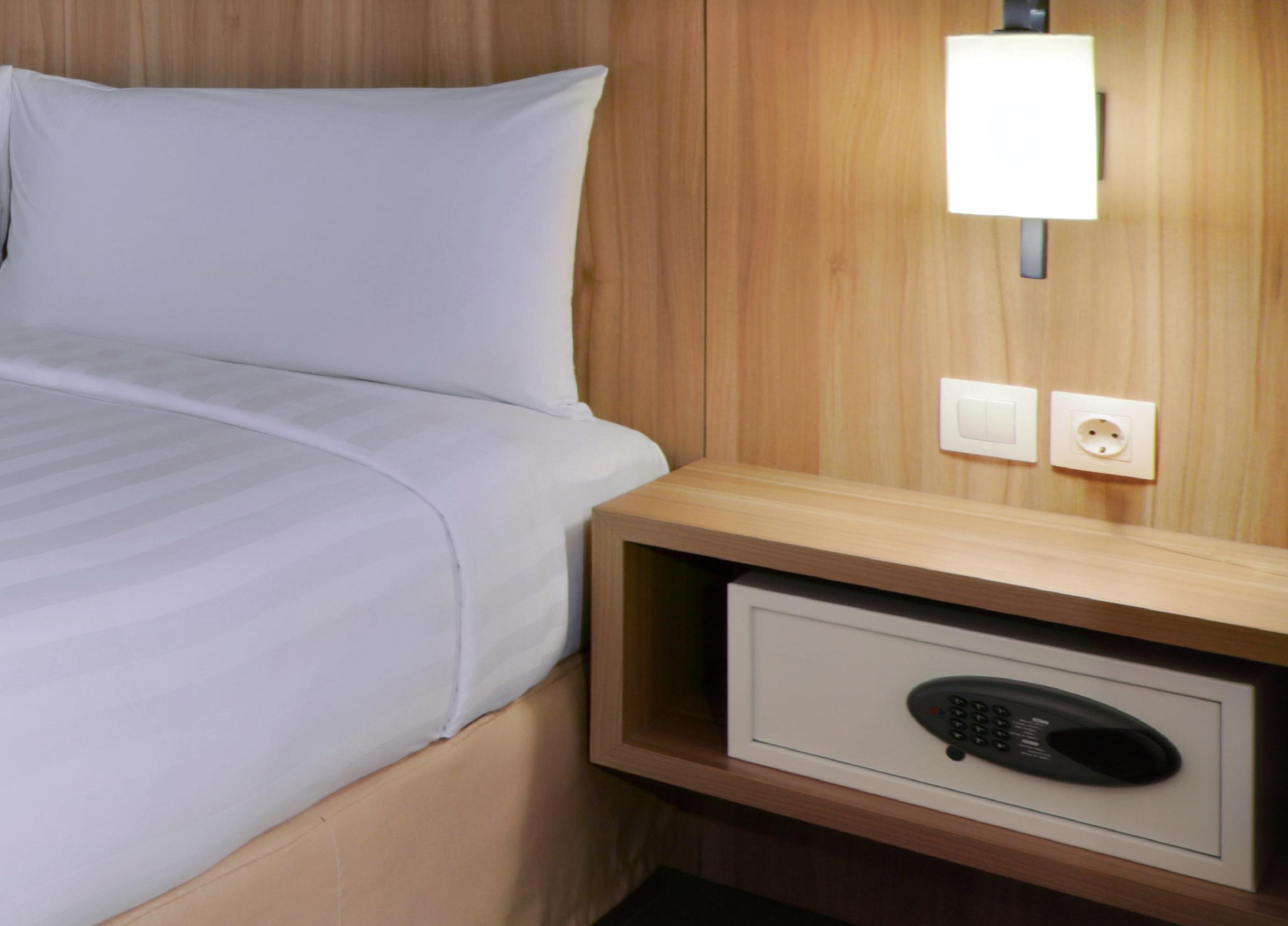 Fame Hotel Sunset Road Кута Экстерьер фото