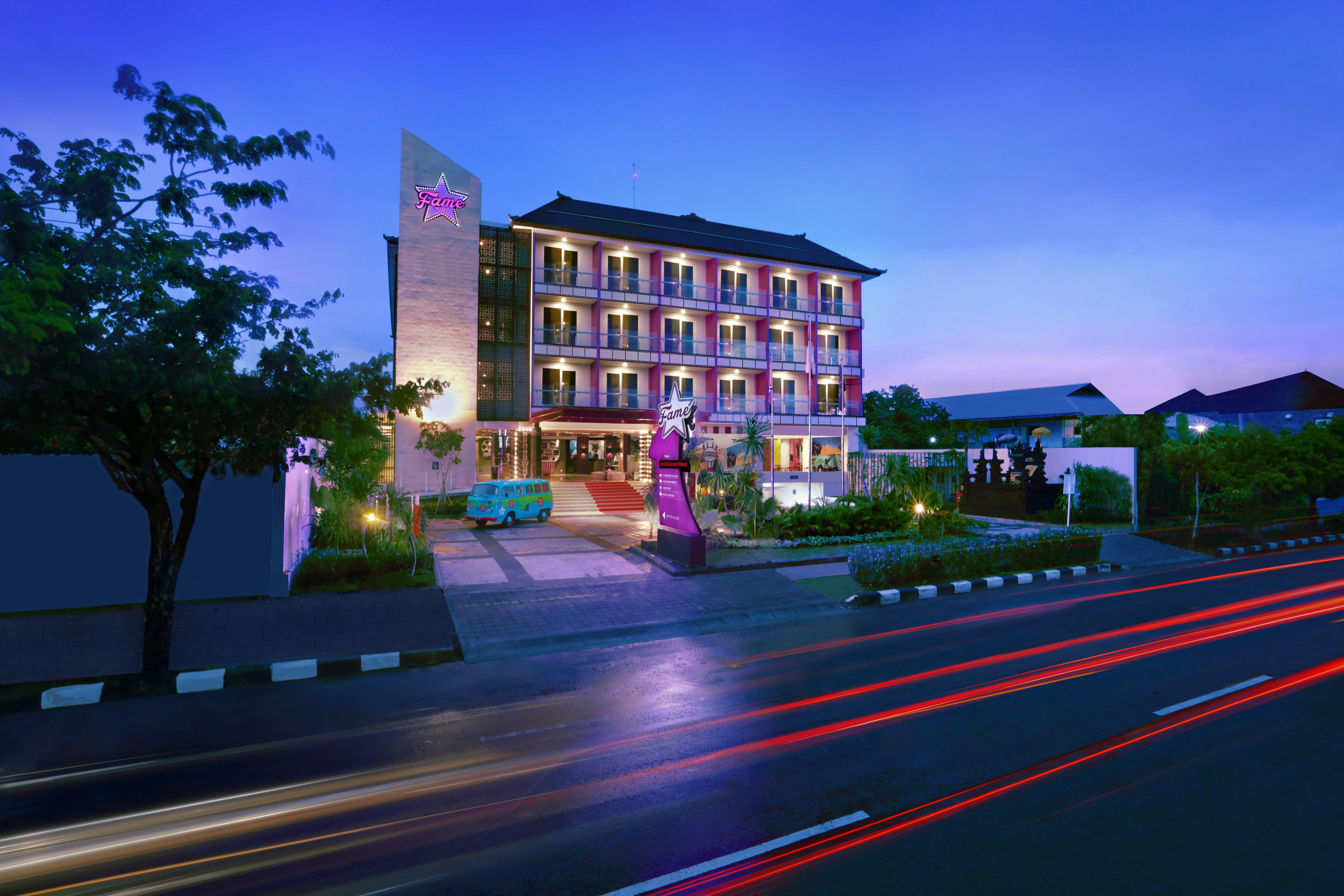 Fame Hotel Sunset Road Кута Экстерьер фото