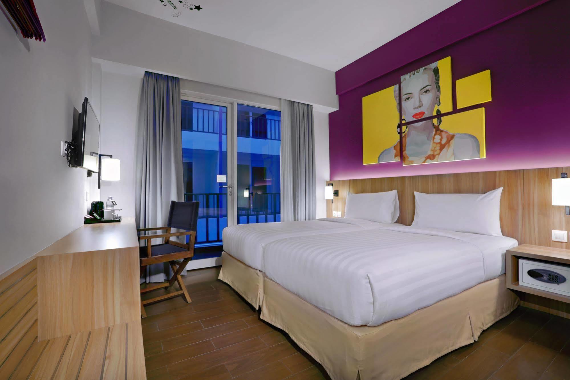 Fame Hotel Sunset Road Кута Экстерьер фото